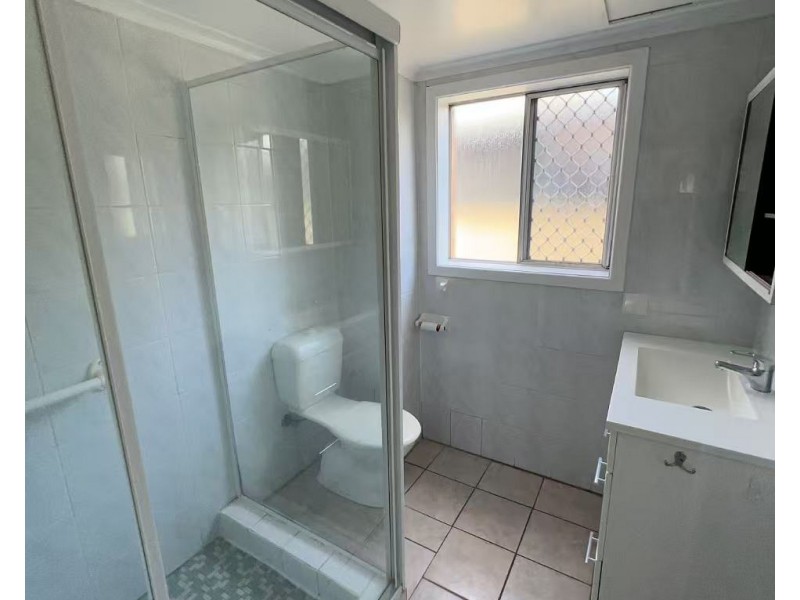 4 Miami Shore Parade, Miami QLD 4220