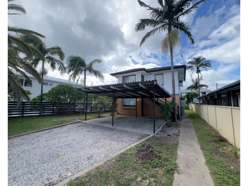 4 Miami Shore Parade, Miami QLD 4220