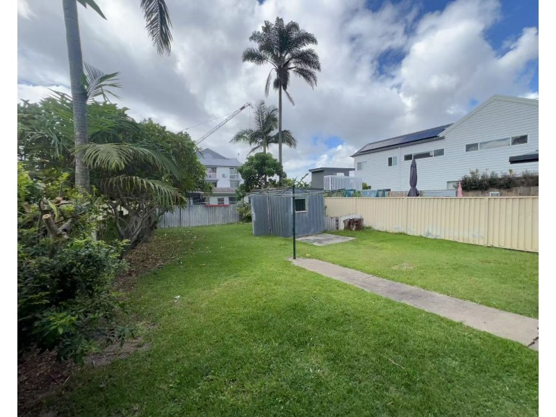 4 Miami Shore Parade, Miami QLD 4220