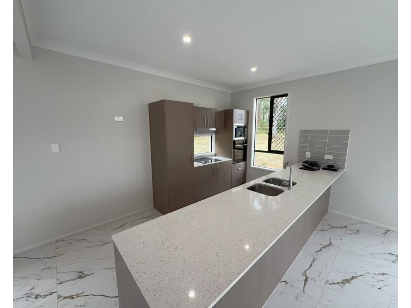 50 Knightsbridge Street, Pallara QLD 4110