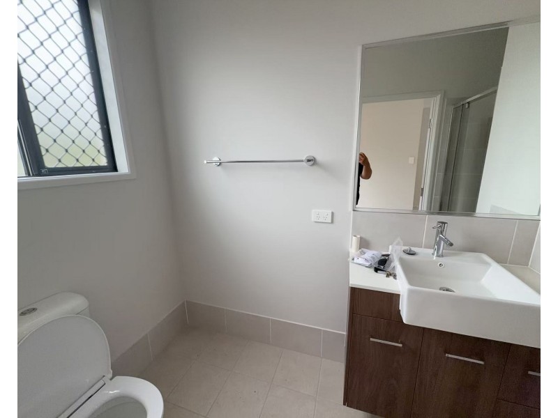 50 Knightsbridge Street, Pallara QLD 4110