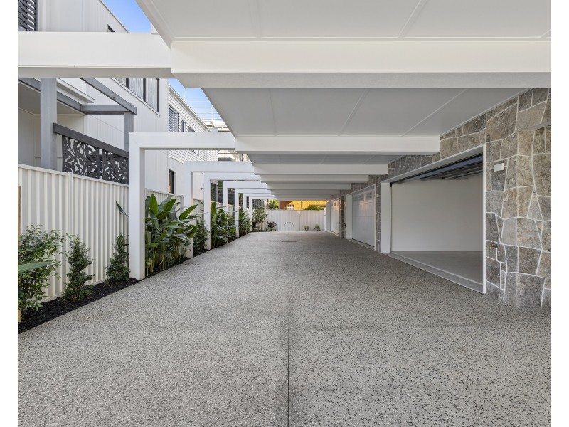 2/14 Victor Avenue, Paradise Point QLD 4216