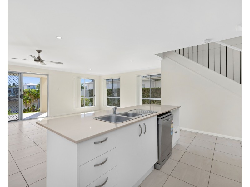 72 North Quay Circuit, Hope Island QLD 4212