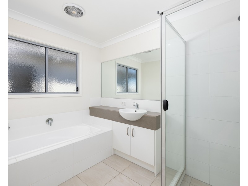 72 North Quay Circuit, Hope Island QLD 4212
