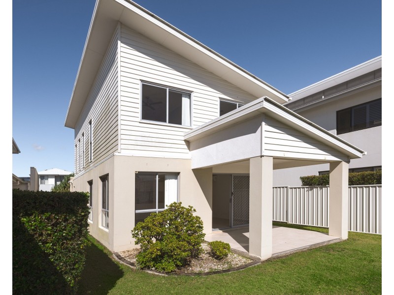 72 North Quay Circuit, Hope Island QLD 4212