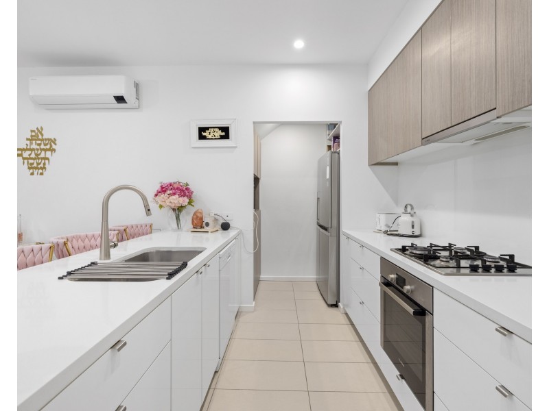 110 North Quay Circuit, Hope Island QLD 4212