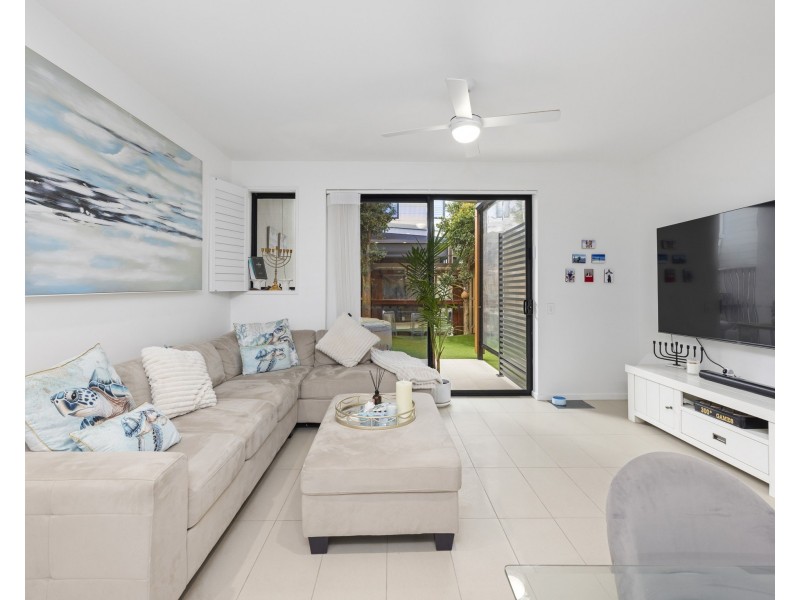 110 North Quay Circuit, Hope Island QLD 4212
