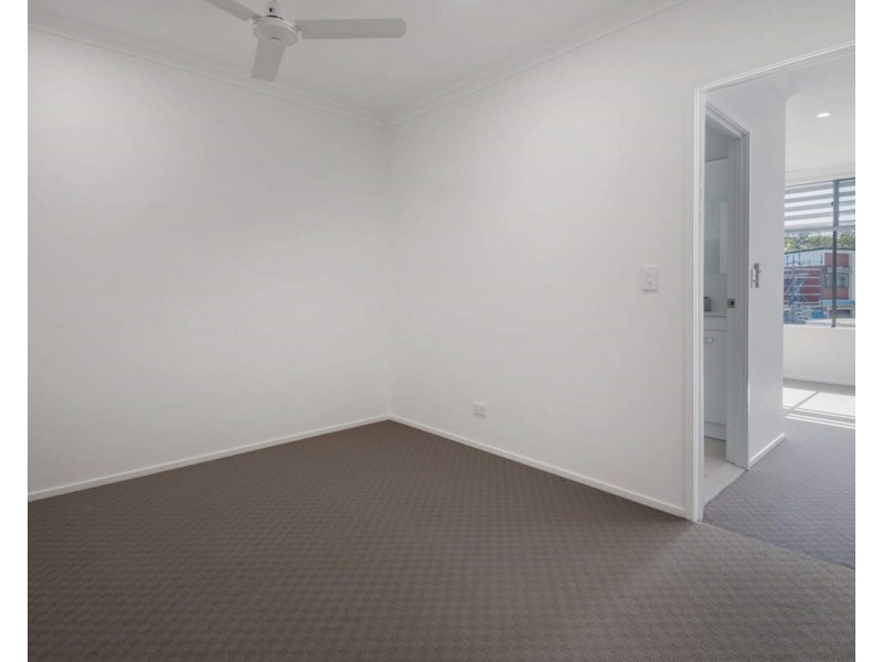 30/460 Pine Ridge Road, Coombabah QLD 4216