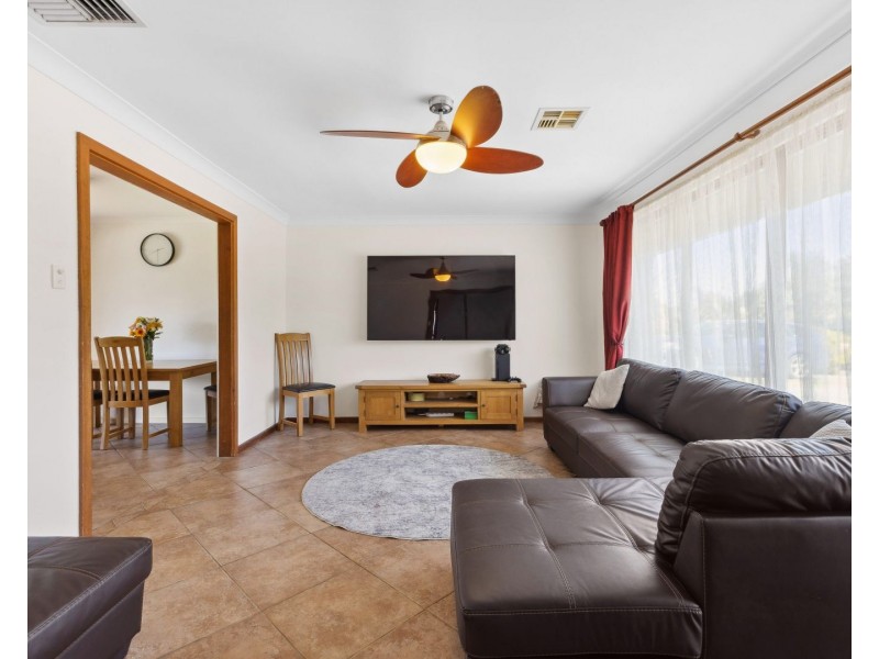 13 Telford Crescent, Modbury Heights SA 5092