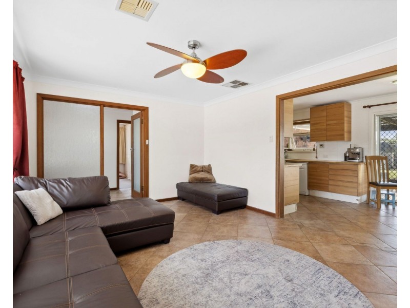 13 Telford Crescent, Modbury Heights SA 5092