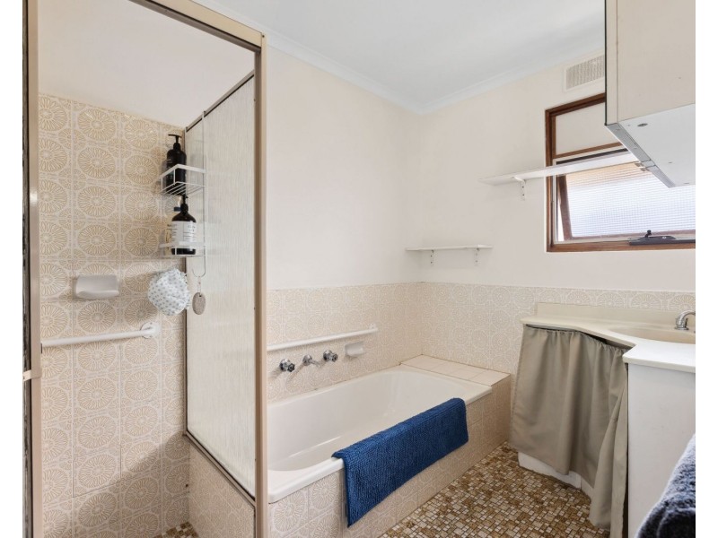 13 Telford Crescent, Modbury Heights SA 5092