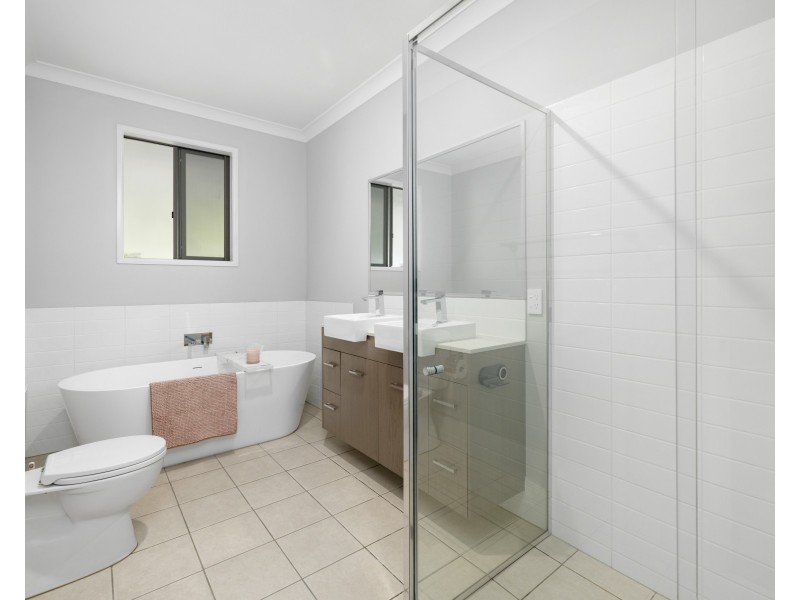 4 Magnolia Street, Pallara QLD 4110