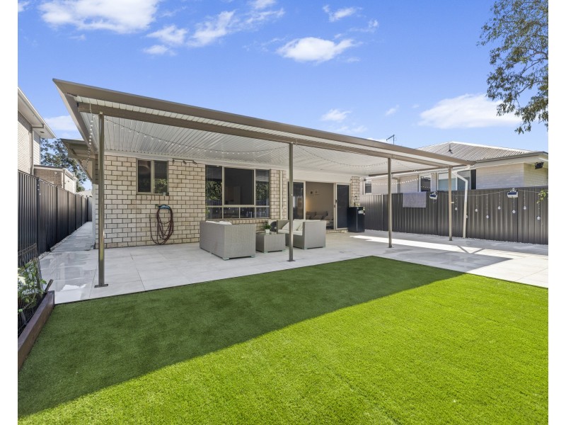 4 Magnolia Street, Pallara QLD 4110