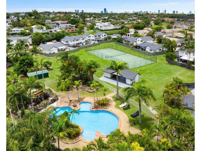 55/2 St Kevins Avenue, Benowa QLD 4217