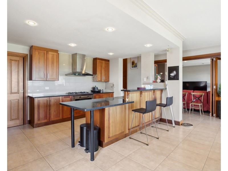 5 Myrtlebank Terrace, Stonyfell SA 5066