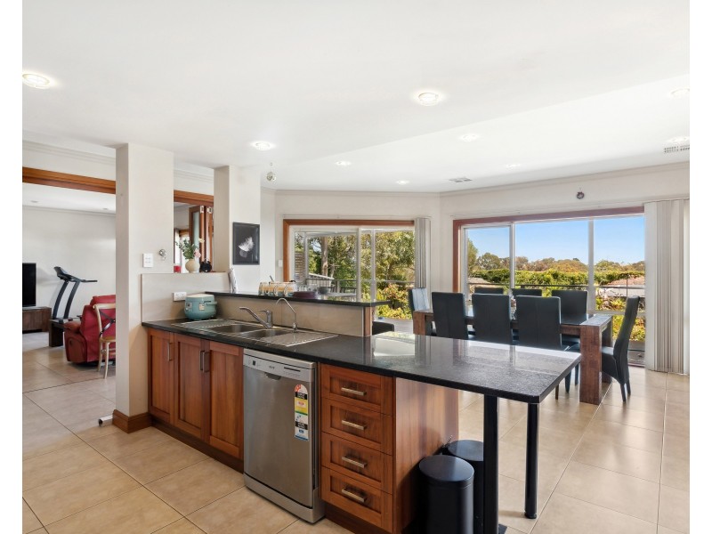 5 Myrtlebank Terrace, Stonyfell SA 5066