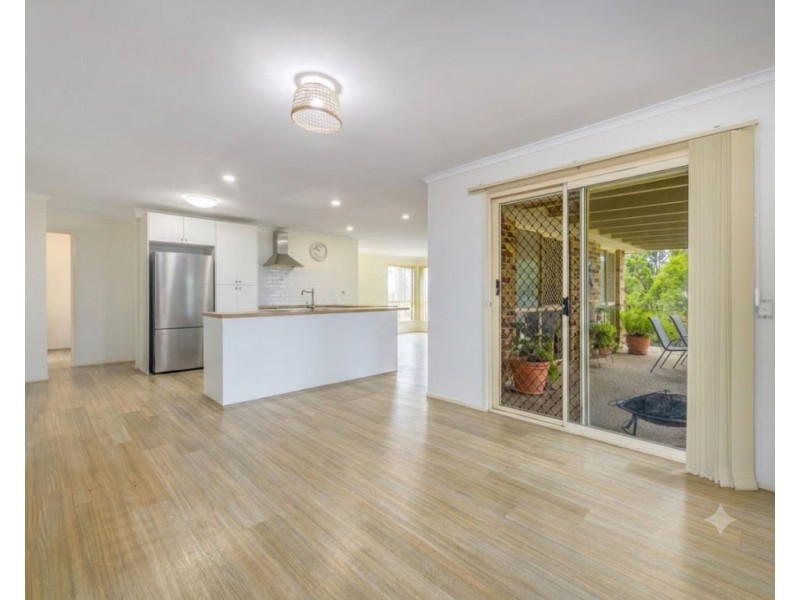 4 Dalby Court, Helensvale QLD 4212