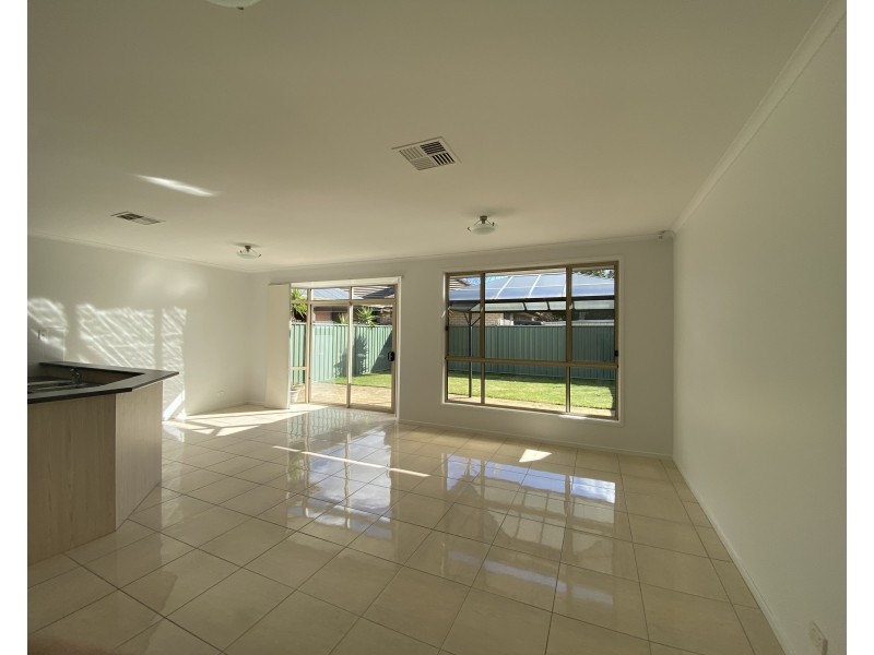 96 Shoalhaven Circuit, Mawson Lakes SA 5095