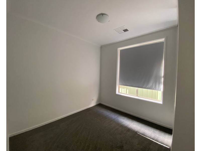 96 Shoalhaven Circuit, Mawson Lakes SA 5095