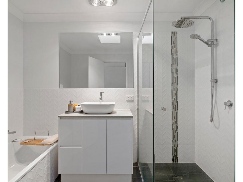 187/641 Pine Ridge Road, Biggera Waters QLD 4216