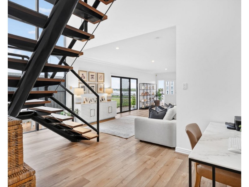 14 Pool Street, Hope Island QLD 4212
