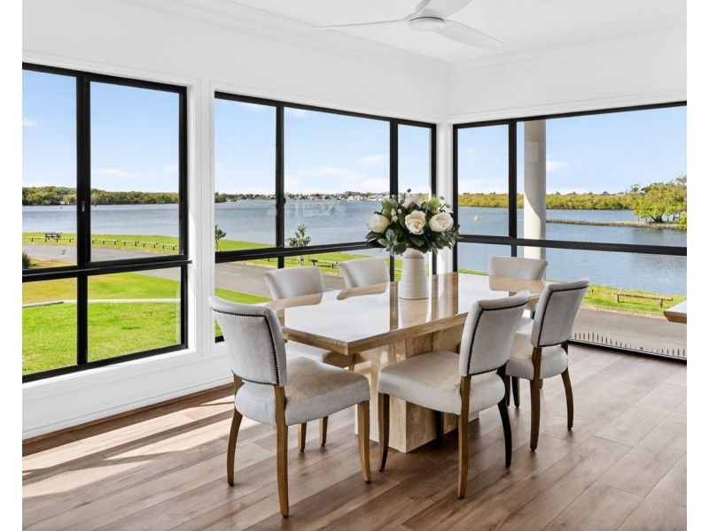 14 Pool Street, Hope Island QLD 4212