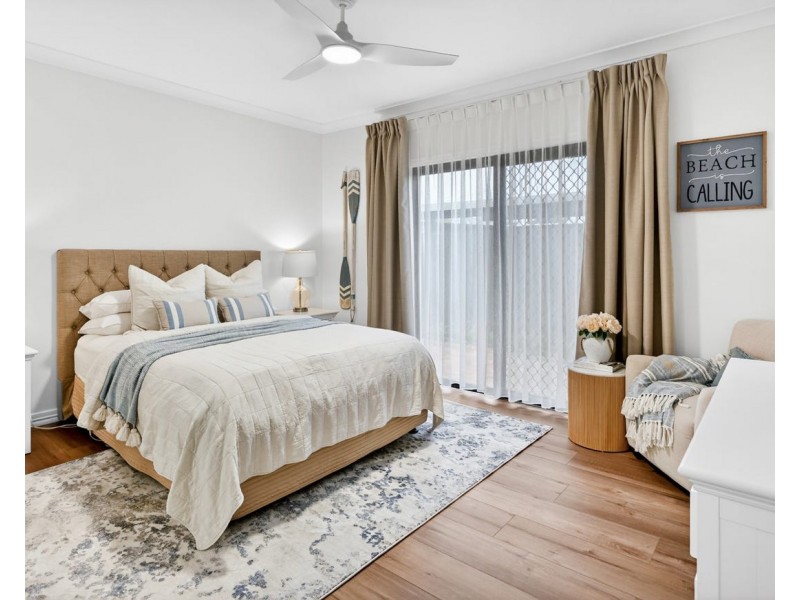 14 Pool Street, Hope Island QLD 4212