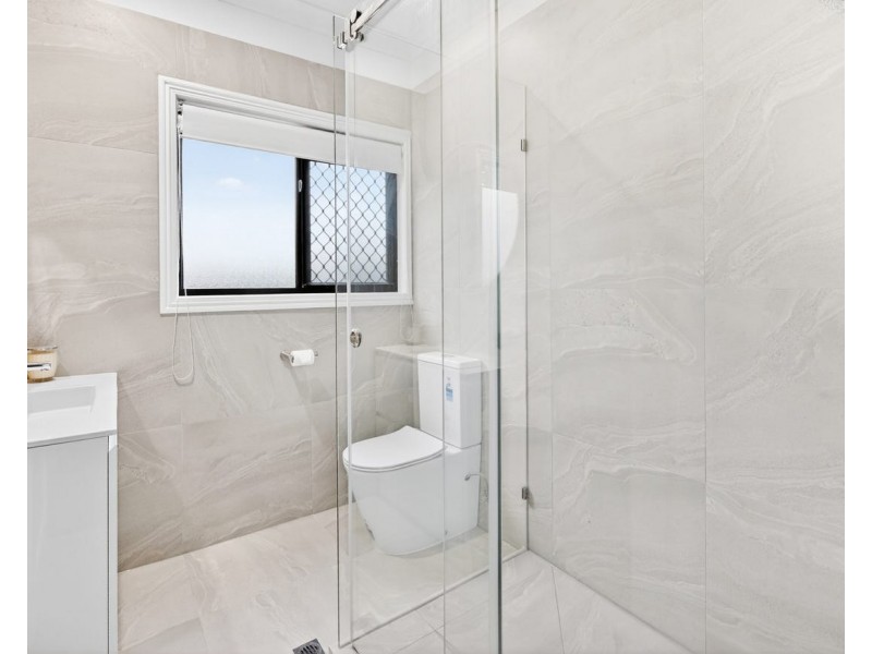 14 Pool Street, Hope Island QLD 4212
