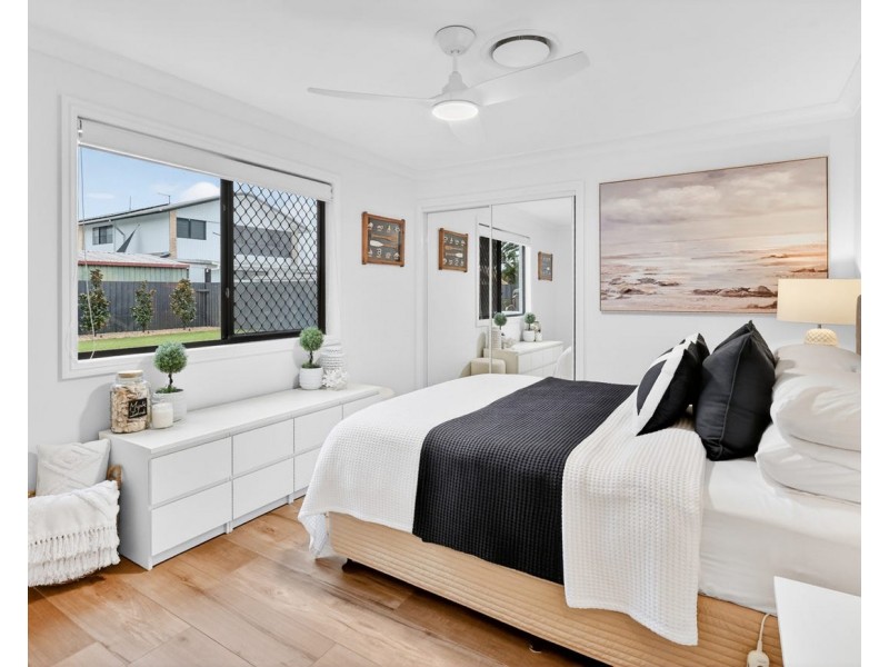 14 Pool Street, Hope Island QLD 4212