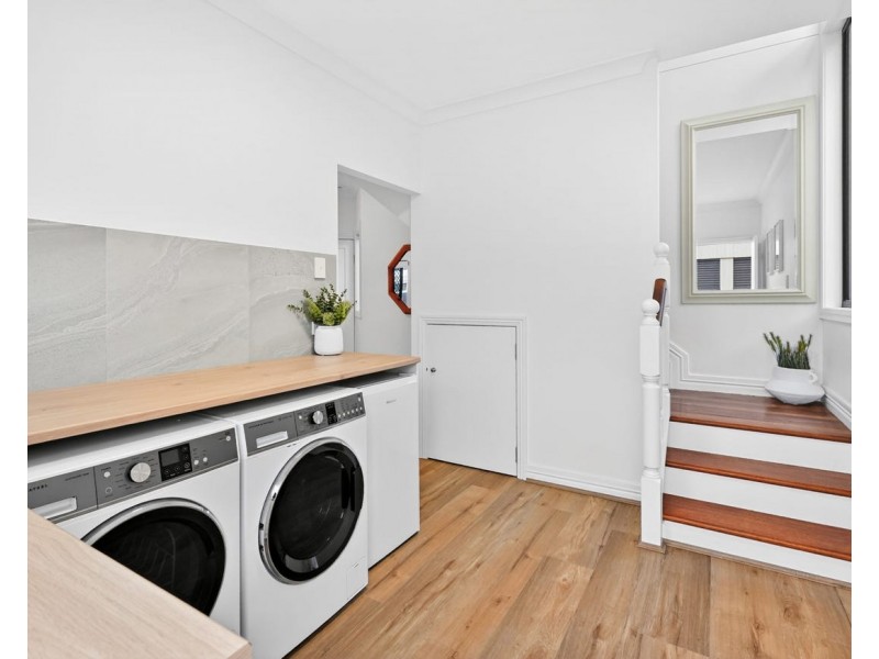 14 Pool Street, Hope Island QLD 4212