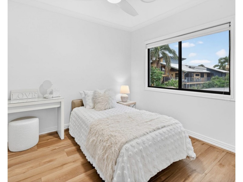 14 Pool Street, Hope Island QLD 4212