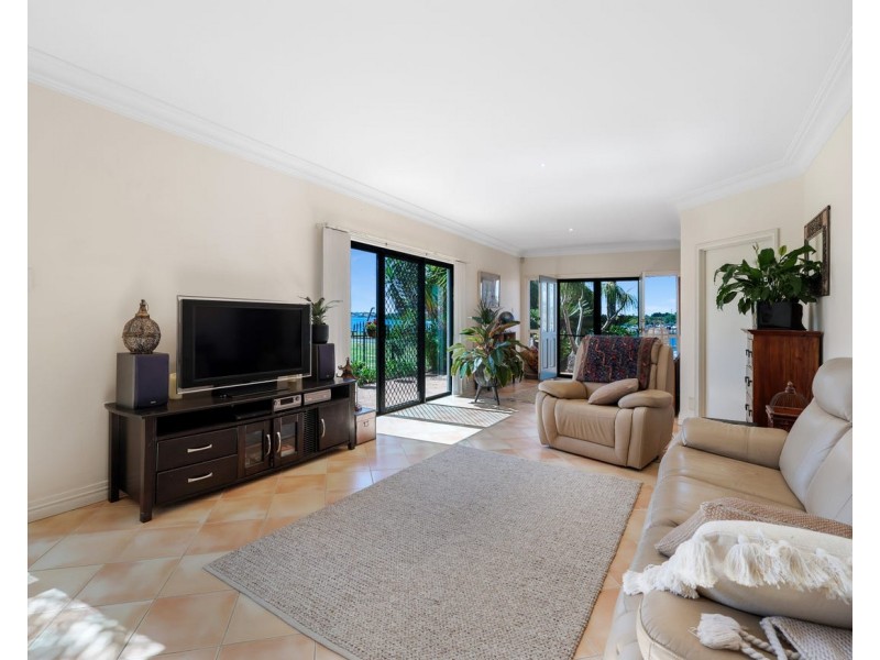 14 Pool Street, Hope Island QLD 4212