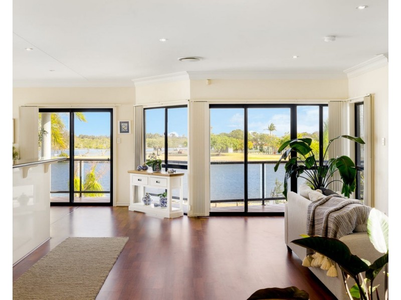 14 Pool Street, Hope Island QLD 4212
