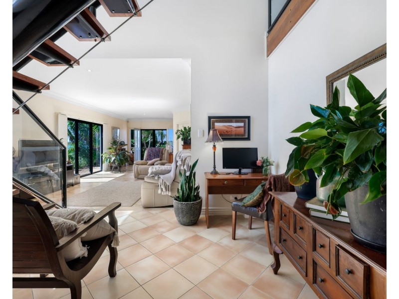 14 Pool Street, Hope Island QLD 4212