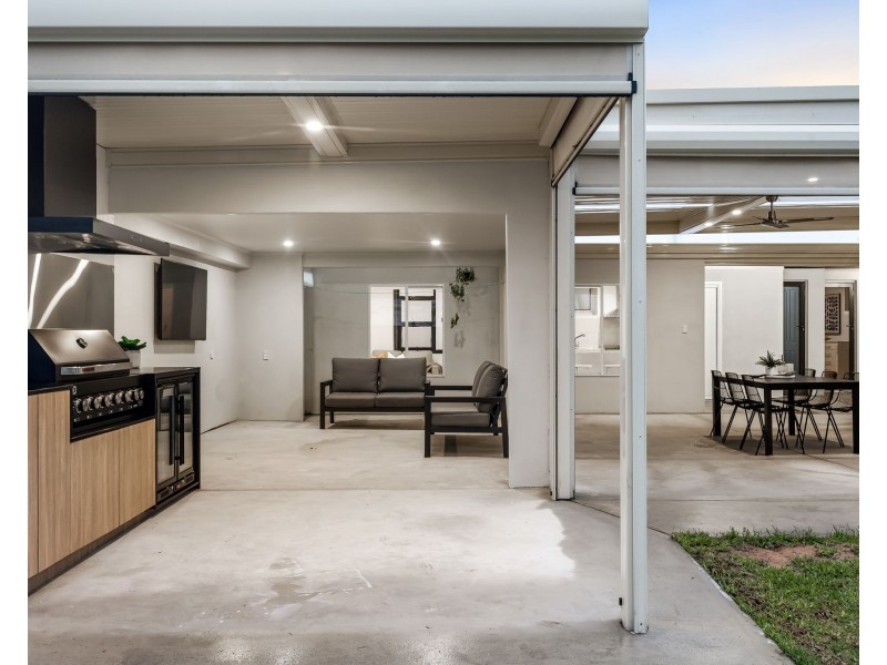 4 Woodland Road, Mitchell Park SA 5043
