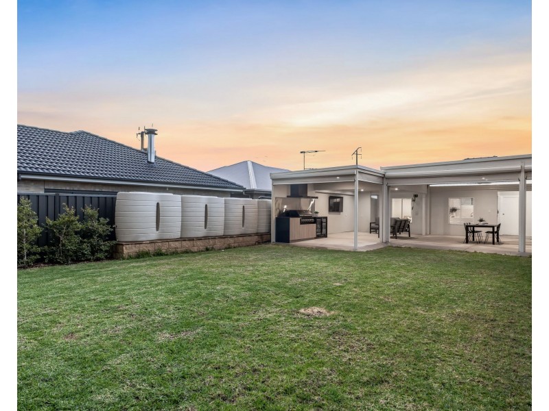 4 Woodland Road, Mitchell Park SA 5043