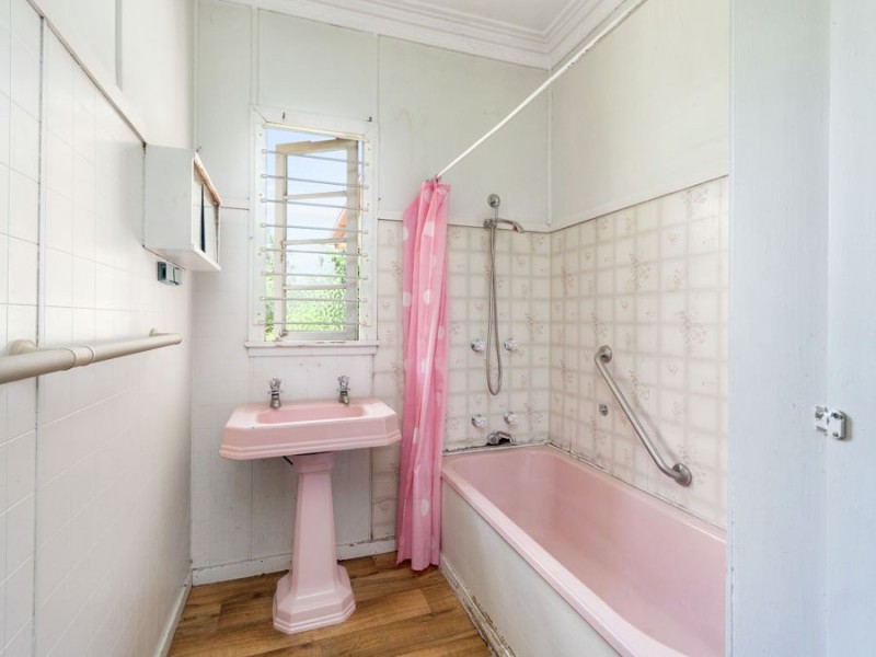 21 Fernvale Road, Brassall QLD 4305