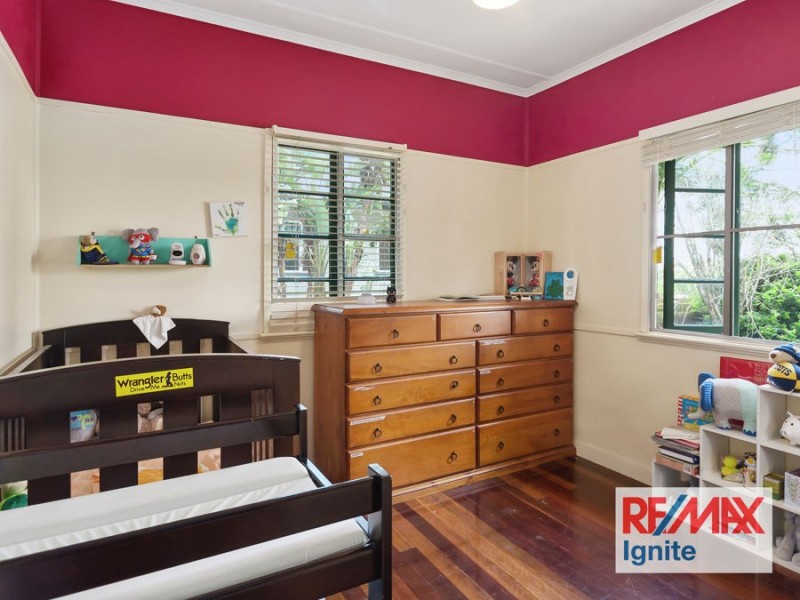 1 Crescent Street, Leichhardt QLD 4305