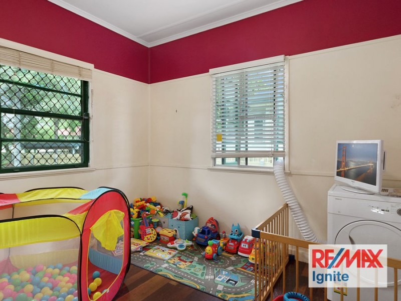 1 Crescent Street, Leichhardt QLD 4305