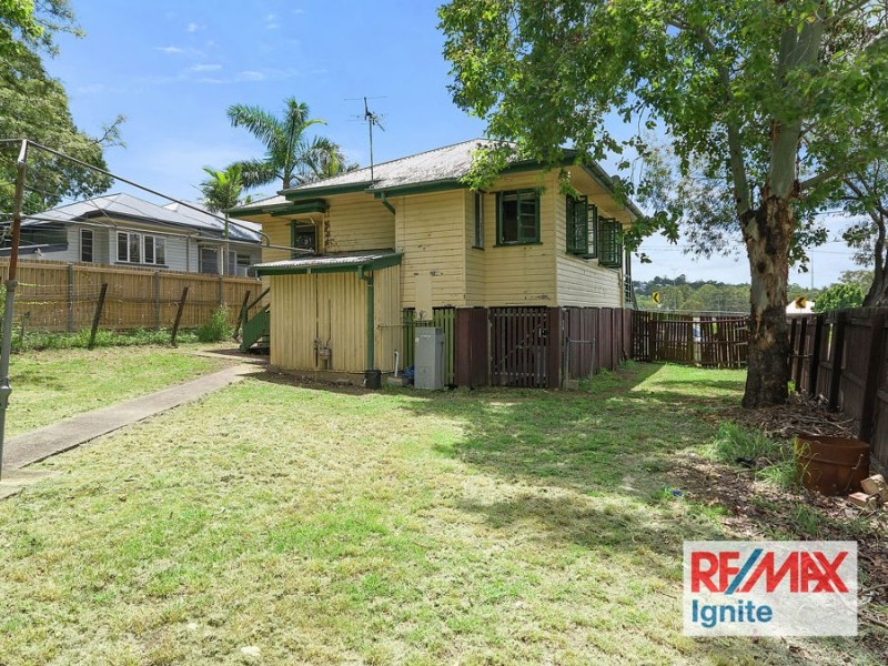 1 Crescent Street, Leichhardt QLD 4305