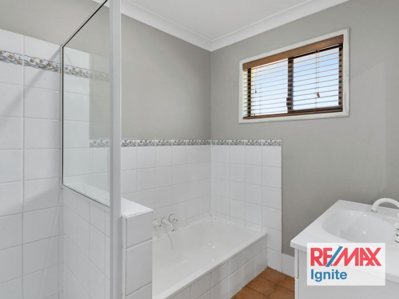 18 OXLEY DRIVE, Karalee QLD 4306