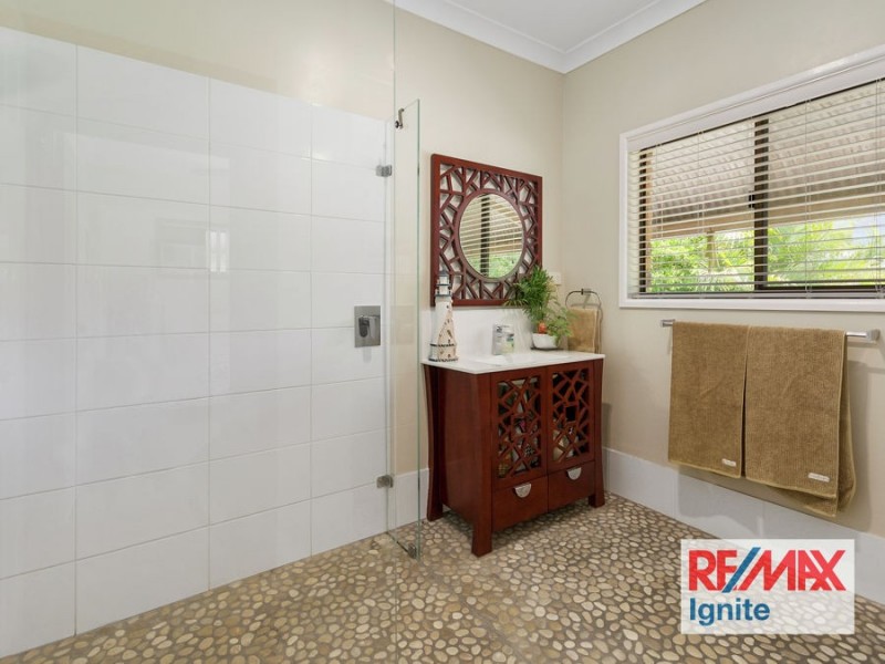 94 PHILLIP CRESCENT, Barellan Point QLD 4306