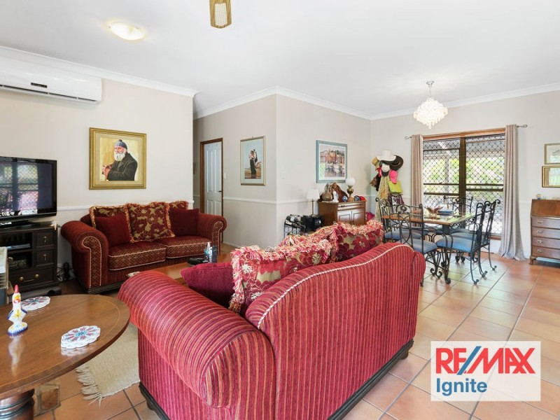 94 PHILLIP CRESCENT, Barellan Point QLD 4306