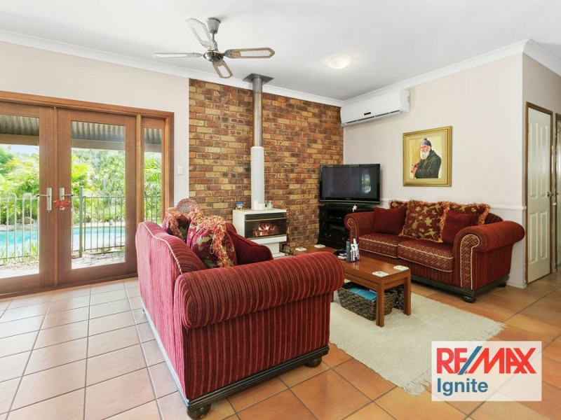 94 PHILLIP CRESCENT, Barellan Point QLD 4306
