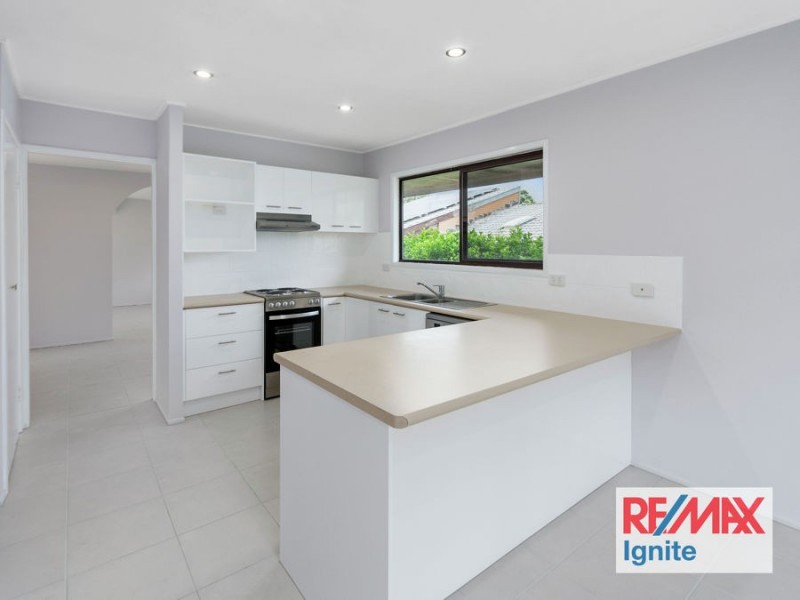 4 Reef Close, Jamboree Heights QLD 4074