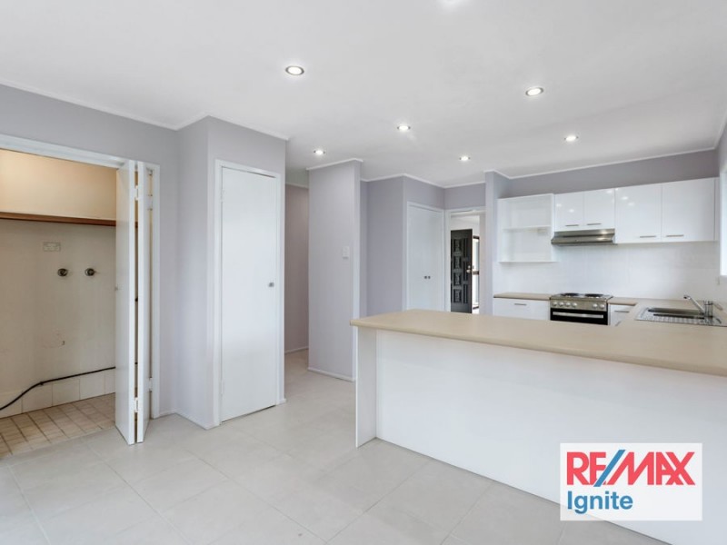 4 Reef Close, Jamboree Heights QLD 4074