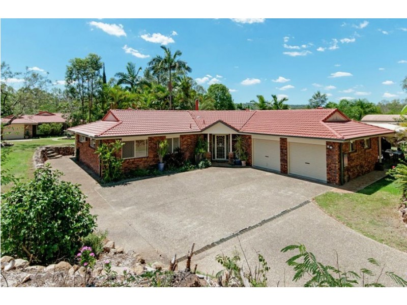 30 Balmoral Grove, Karalee QLD 4306