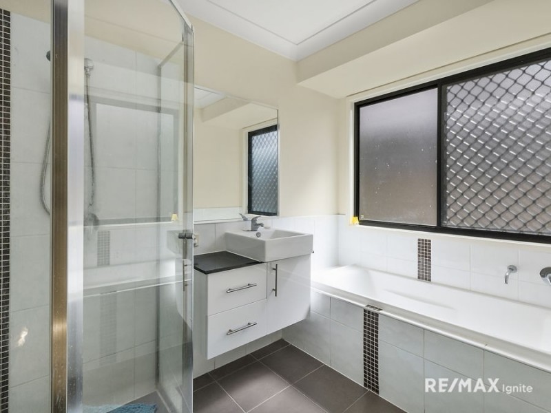 10 Laguna Crescent, Springfield Lakes QLD 4300