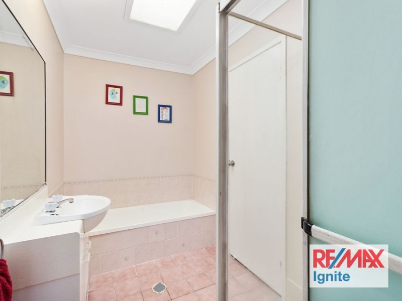 9 Heath Street, Forest Lake QLD 4078