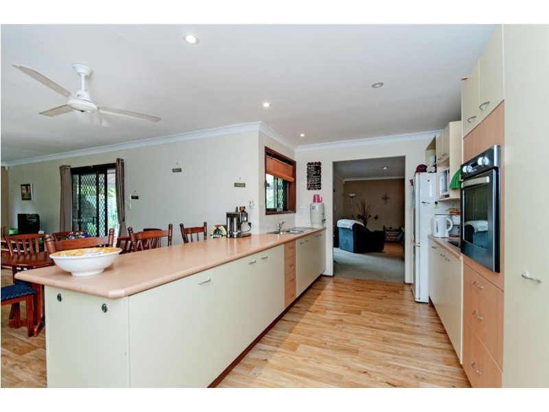 77 Leichhardt Crescent, Barellan Point QLD 4306